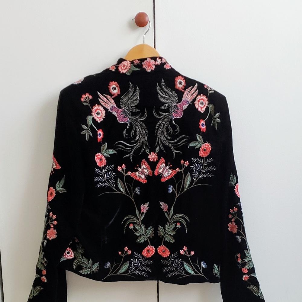 GORGEOUS ZARA JACKET IN BLACK WITH EMBROIDERY